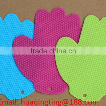 FDA and LFGB food grade silicone table mat with Glove shape