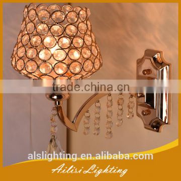 Contemporary Top Quality Beautiful Gold Crystal Wall Lamp with Pipa Drops