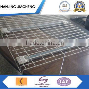 inverted flared wire decking with waterfall