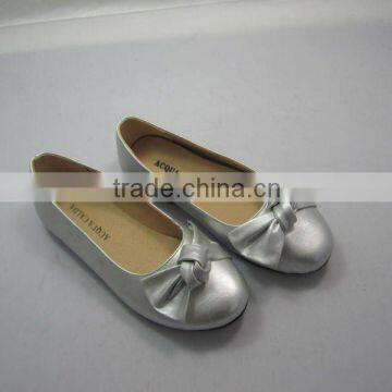 girl's casual shoes with bow