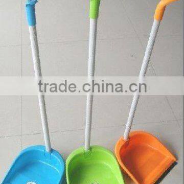 plastic long handle dustpan