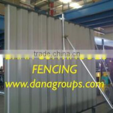 Fencing sheets of steel , back stayed, pre cast concrete foundations, supply & installation on site within UAE - Dubai, Abu dhab