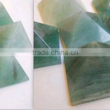 GREEN AVENTURINE SMALL SIZE PYRAMID