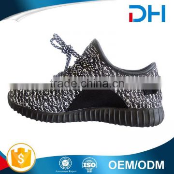 Exotic black and white color running shoes men with EVA outsole
