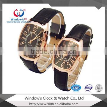 pair wrist watch with golden color case for couple