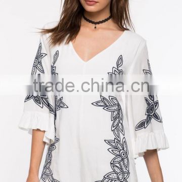 new style girls white bold embroidered floral cheap romper
