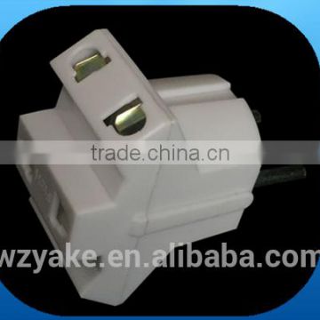 YK317P 1 to 3 White plastic plug and socket