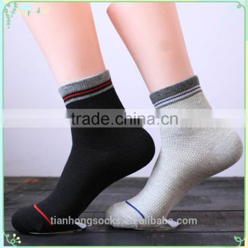 Breathable men cotton socks custom logo high quality sports socks in zhuji