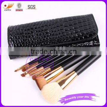 Traveling cosmetic brush kit with animal printing pouch