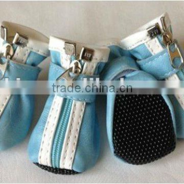 Popular new design pet shoes outdoor sport shoes protect not to hurt fashion dogs shoes