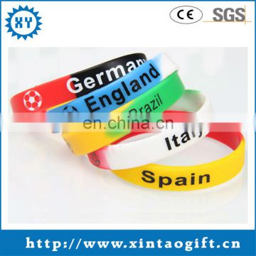 Cheap custom 2014 word cup flag silicone bracelet