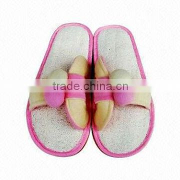 Comfortable cheap plush slippers for women