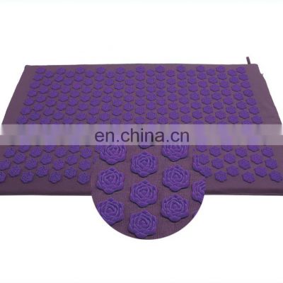 Private label 100% cotton canvas lotus shape plastic spike mat