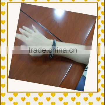 2013 new trendy eco-friendly promotional item silicone wristband