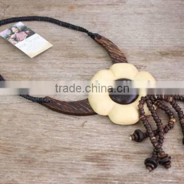Flower Wood Necklace Woven Wax String Jewelry