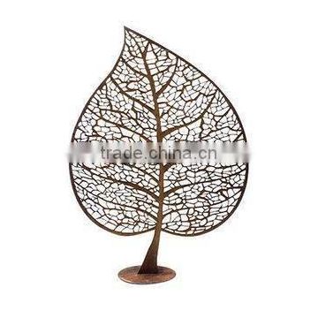metal fancy leaf sculpture