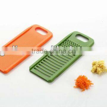 PP kitchen grater with stainless steel blade