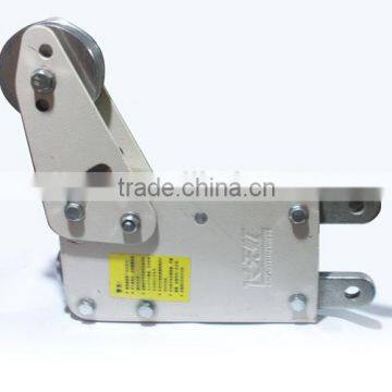Safety lock for wire rope suspended scaffolding