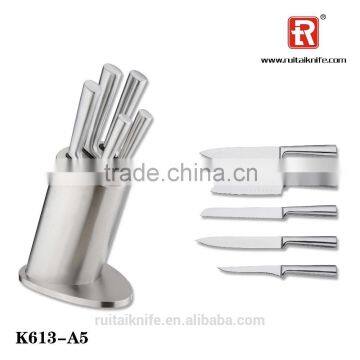 Set of kitchen knives