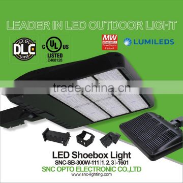 135LM/W luminous cold white color temperature 300w led shoebox light, dlc ul cul listed led parking lot lighting