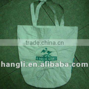 Tyvek luxury paper shopping bag with logo print