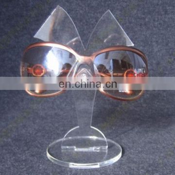 personality Glasses display
