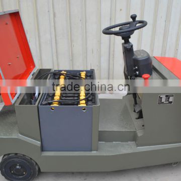 Electric towing tractor with load capacity 4000kg