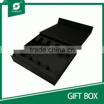 RIGID MAGNETIC FOLDING BOX