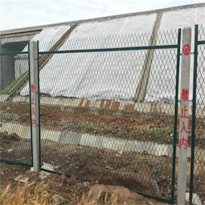High speed rail protective fence closed fence net barbed wire fence manufacturers
