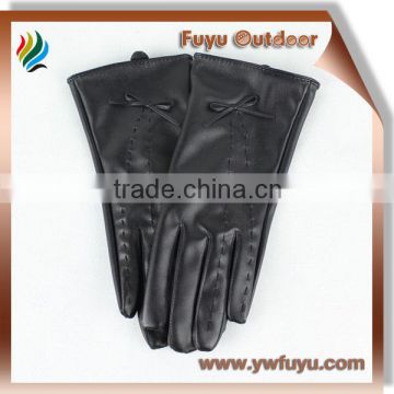 red mesh hole smart touchscreen gloves