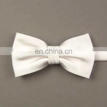 Men exquisite solid white yarn dyed silk bow ties in the style of Korea