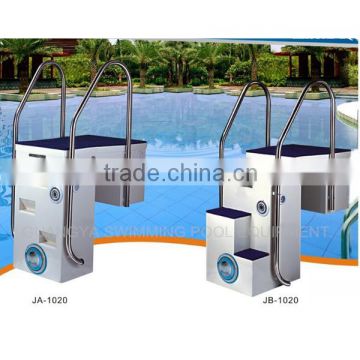 Strainer for swimming pool