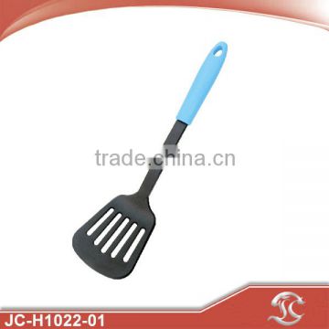 China hot non-stick nylon slotted turner with PP handle