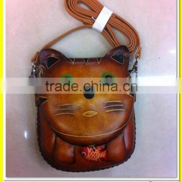 2015 High quality wear-resisting animal shapes leather Bag