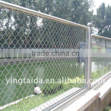 the latest high quality PVC cated chain link fence