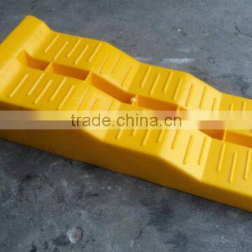 Yellow Plastic Caravan Level Ramps & Chocks in Storage Bag