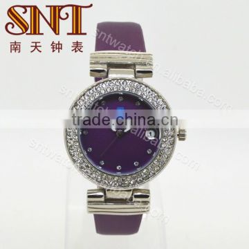New design quartz leather watch with crystal stones on case