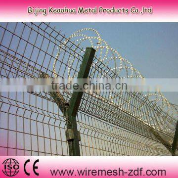 Y style pvc coated welded airport fence net in factory