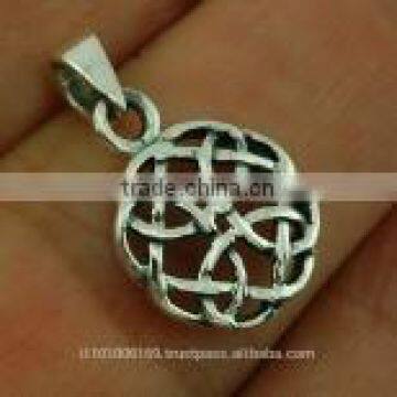 Tiny Round Celtic Knot Silver Pendant, pn107
