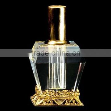 2016 Transparent crystal perfume bottle with gold base