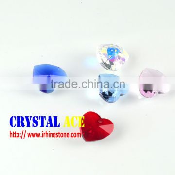 colorful heart beads, decorative hear-shaped crystal stones, naked glass beads for pendant