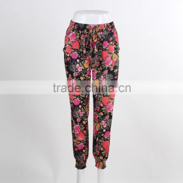 F5S30049 Women Casual Floral Printed Pants