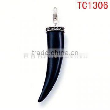 TC1306 hottest!! new apecial design black chilli shape cheap pendant&charm