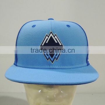 2015 new fashion embroidery contrast color flat brim snapback hat