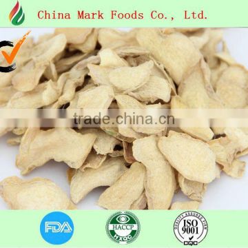 Dried ginger flakes
