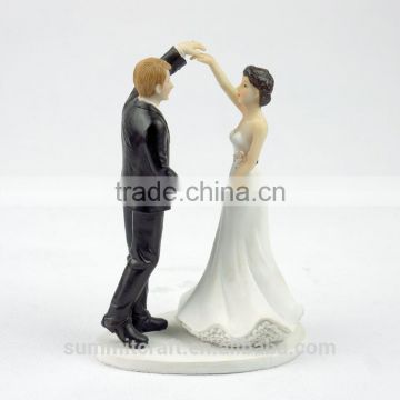 Resin wedding cake toppers bride and groom figurines