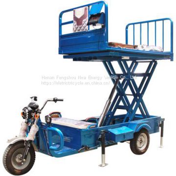 electric tricycle for lifting cargo with balance