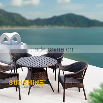 Outdoor Wicker Patio Furniture New Resin Dining Table Set with 4 Chairs