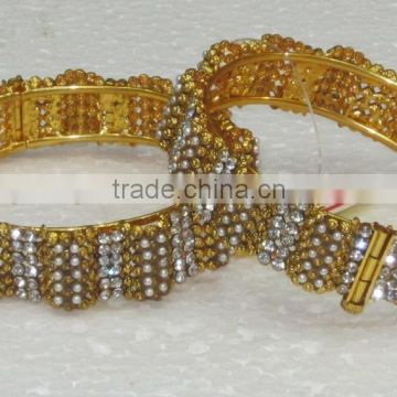 Fashionable Metal Bangle & Bracelet
