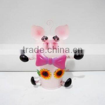 Funny indoor iron pig garbage decoration for garden